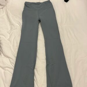 Girls athleta flare leggings